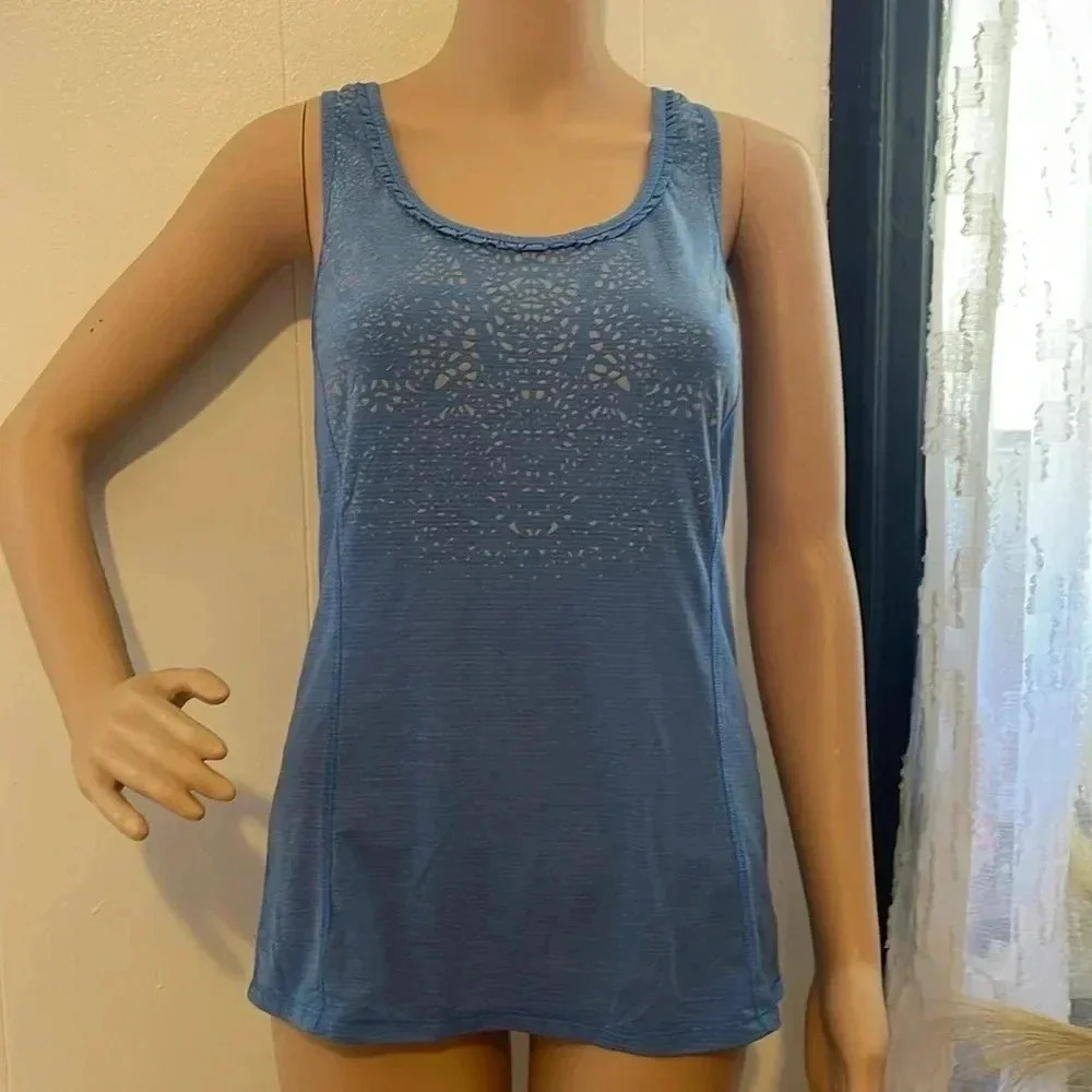 Lululemon athletic top